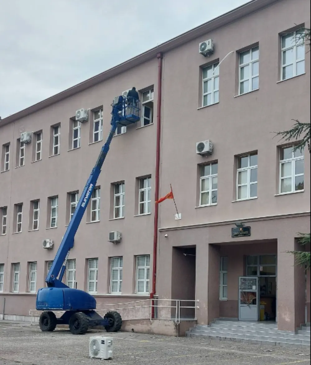 Na drugom spratu O&Scaron; &bdquo;Milorad Musa Burzan&ldquo;: Postavljeno 14 klima