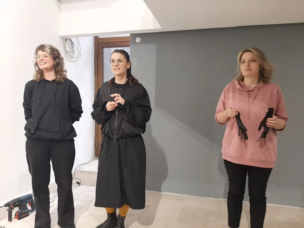 Ru&scaron;imo zidove, otvorimo institucije kulture