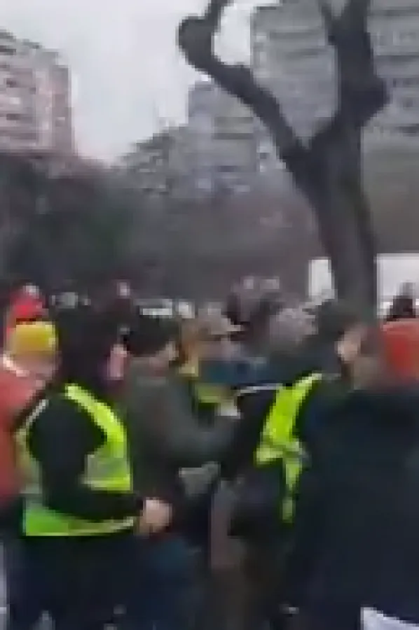 Novi Beograd: Privedena djevojka koja je udarila studentkinju tokom protesta