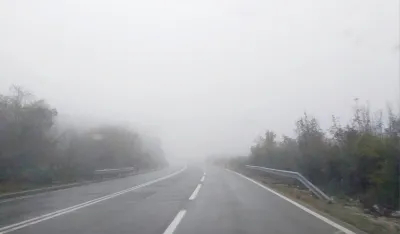 Oprezno zbog mokrih puteva i smanjene vidljivosti