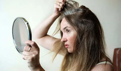 Pojava sijedih vlasi u dvadesetima može biti znak ozbiljnog nedostatka minerala