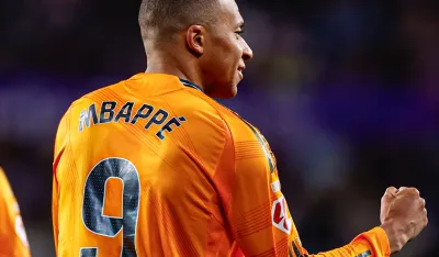 Kilijan Mbape sru&scaron;io Valjadolid