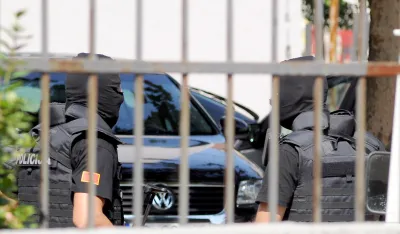 Pro&scaron;irena istraga protiv urbanističkog inspektora i njegovog saradnika; VDT: Kumovi dijelili mito, zapisnici zavr&scaron;avali u fioci