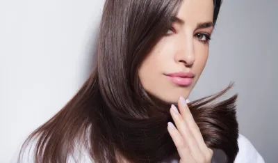 Kako vratiti sjaj suvoj kosi u 10 koraka