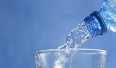 Studija otkrila: Gazirana voda pomaže u mr&scaron;avljenju i obara nivo &scaron;ećera