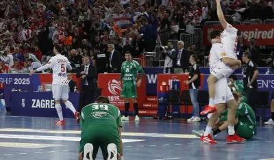 Hrvati slave, Mađari na koljenima