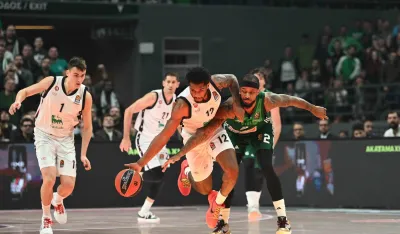 Са меча из Милана