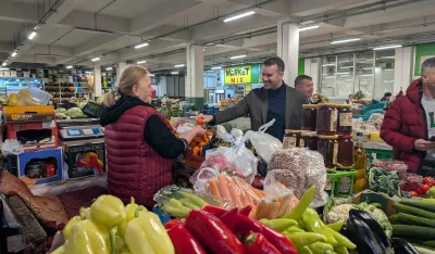 Premijer danas trgovao na pijaci