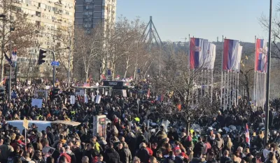 (VIDEO) Blokada u Novom Sadu: Studenti krenuli ka mostovima