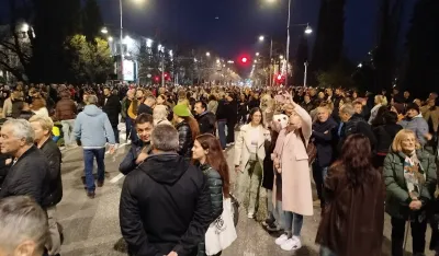 Uprava policije: Neprijavljeno okupljanje na mostu Blaža Jovanovića proteklo mirno