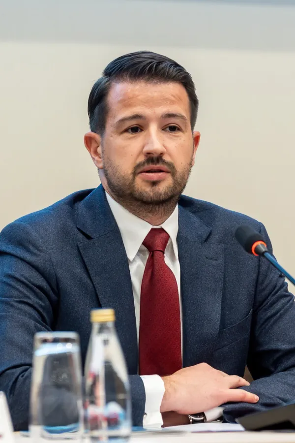 Milatović se zahvalio Grgiću: Srećno na fakultetu, studenti su na&scaron;i budući lideri