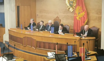 Počelo zasjedanje bez opozicije