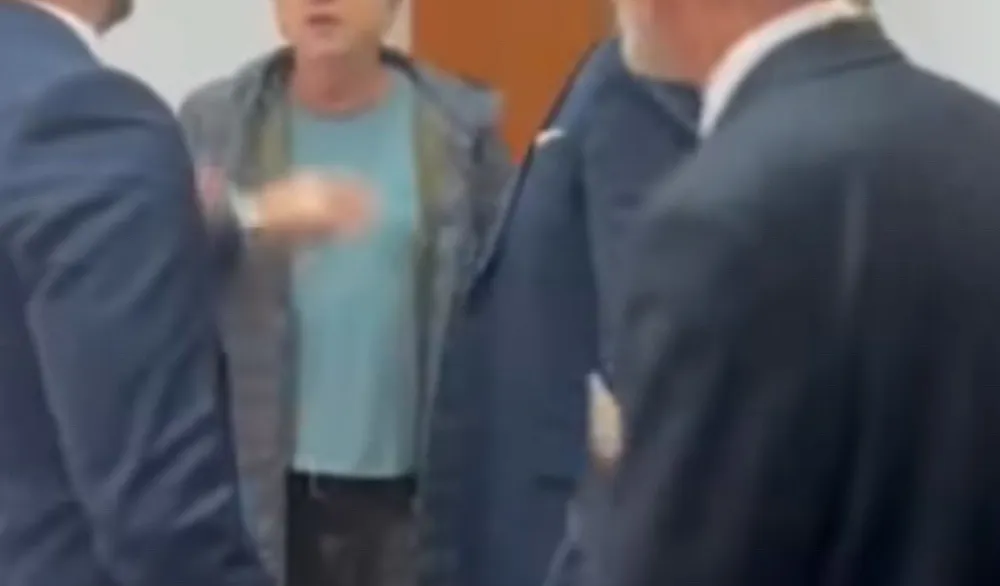 (VIDEO) U isčekivanju sjednice SO Budva nastavljene rasprave po kancelarijama