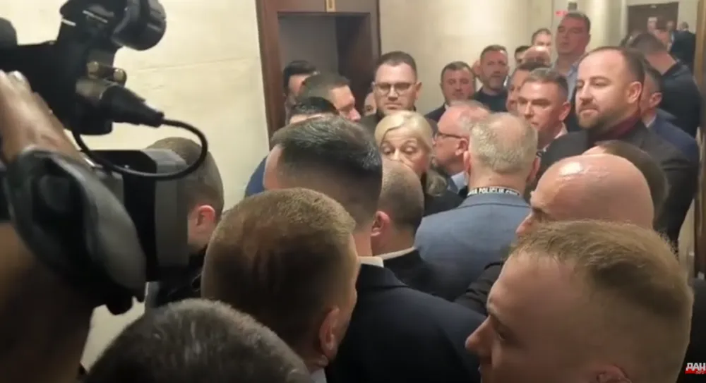 Mandićeve kazne opoziciji i packe Spajićevom PES-u