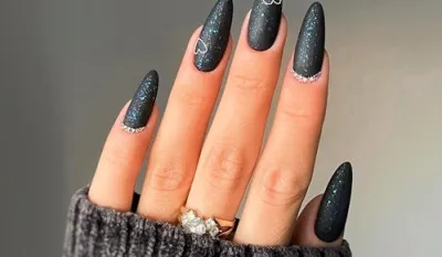 Crni manikir je glavni trend u februaru