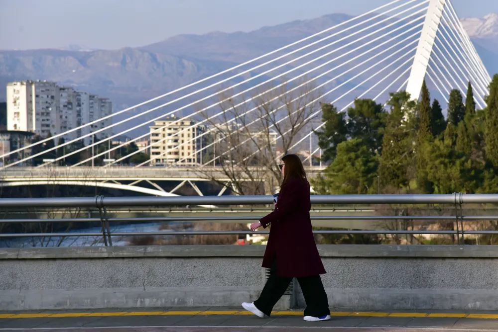 (VIDEO) Sunčano i vjetrovito, do 17 stepeni