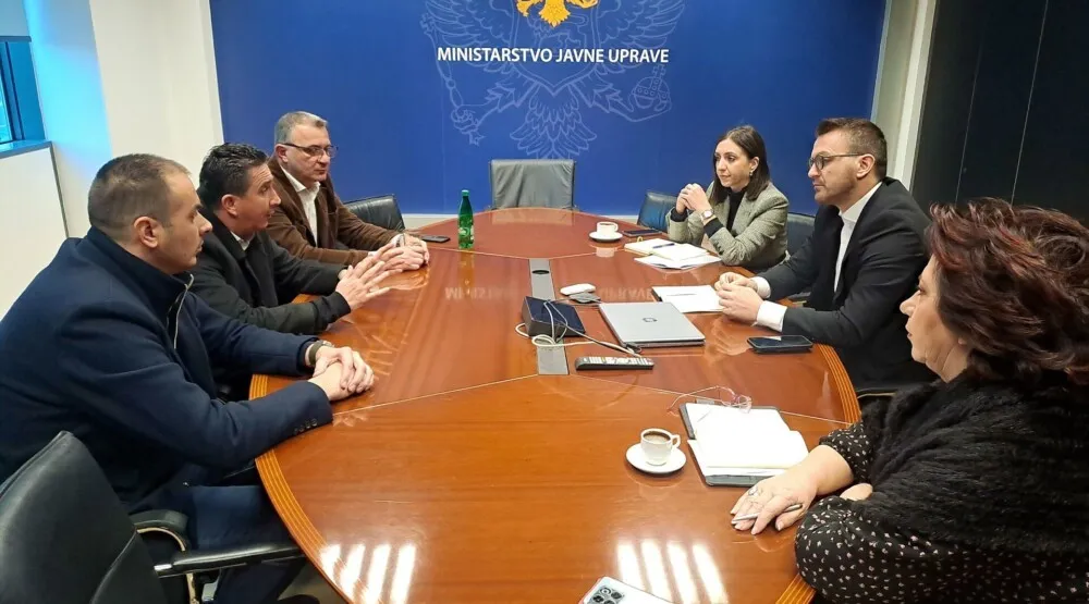 Mara&scaron; Dukaj sa predstavnicima sindikata