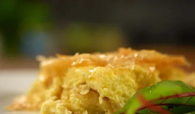 Napravite slaganu pitu sa sirom