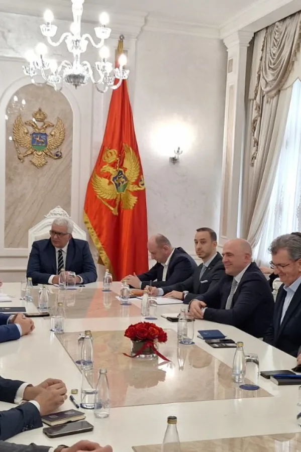 Nema deblokade, hoće pregovore ali sa ucjenama