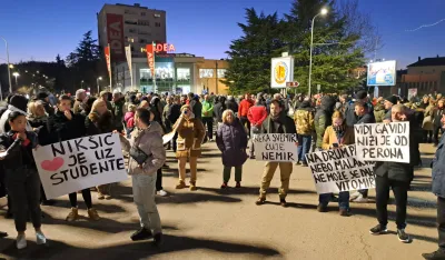 (VIDEO/FOTO) Nik&scaron;ić: Blokada raskrsnice kod hotela Оnohg&scaron;t