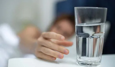 Da li biste trebali piti vodu koja je stajala tokom noći