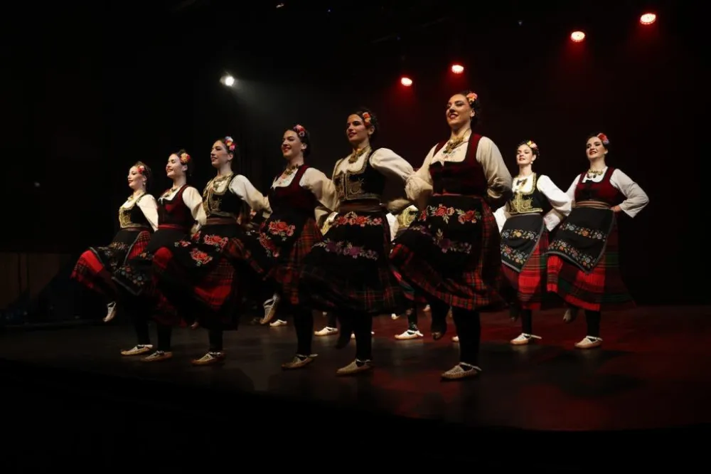 (FOTO) Vezli vez naјboljih koreografiјa i numera