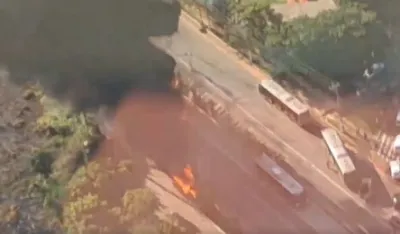 (VIDEO) Drama u Brazilu: Avion se sudario sa autobusom i zapalio se