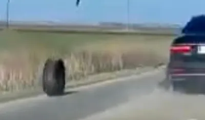 Otpao točak sa Vučićevog vozila