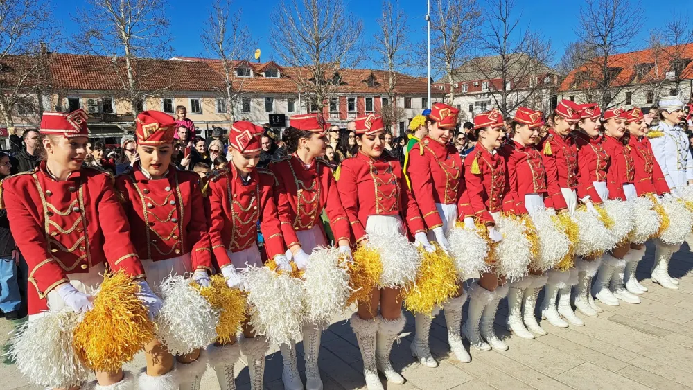 Mažoretke u Nik&scaron;iću