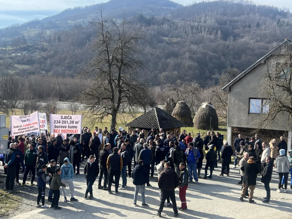 Mje&scaron;tani Srđevca pozvali Spajića da raskine ugovor sa koncesionarom: Ni po cijenu života neće dozvoliti rad kamenoloma