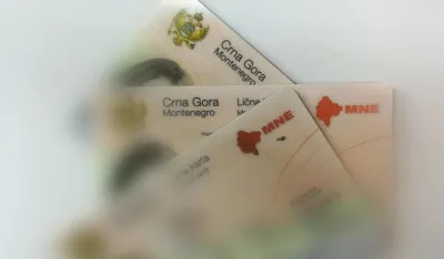 MUP: Zbog zamjene ličnih karata na &scaron;alterima u Podgorici produžen rad