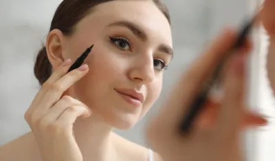 Savr&scaron;en ajlajner za minut: Beauty blogerka otkriva svoj trik