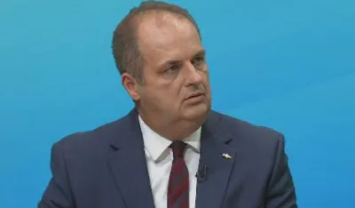 Nimanbegu pisao Spajiću: Podizanje cijena zakupa plaža učiniće nas skupom i nekonkurentnom destinacijom