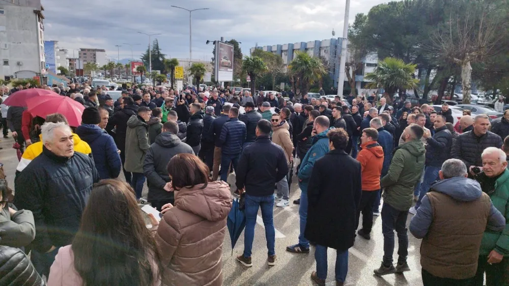 Sa protesta u Ulcinju