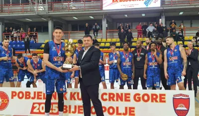 Vratili pehar u svoje vitrine: ko&scaron;arka&scaron;i Budućnost Volija