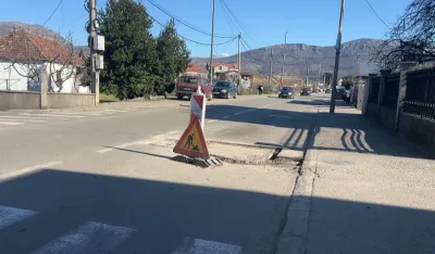 (VIDEO) Zakrpe vi&scaron;e ne pomažu, asfalt u Ulici Nikole Tesle udrobljen