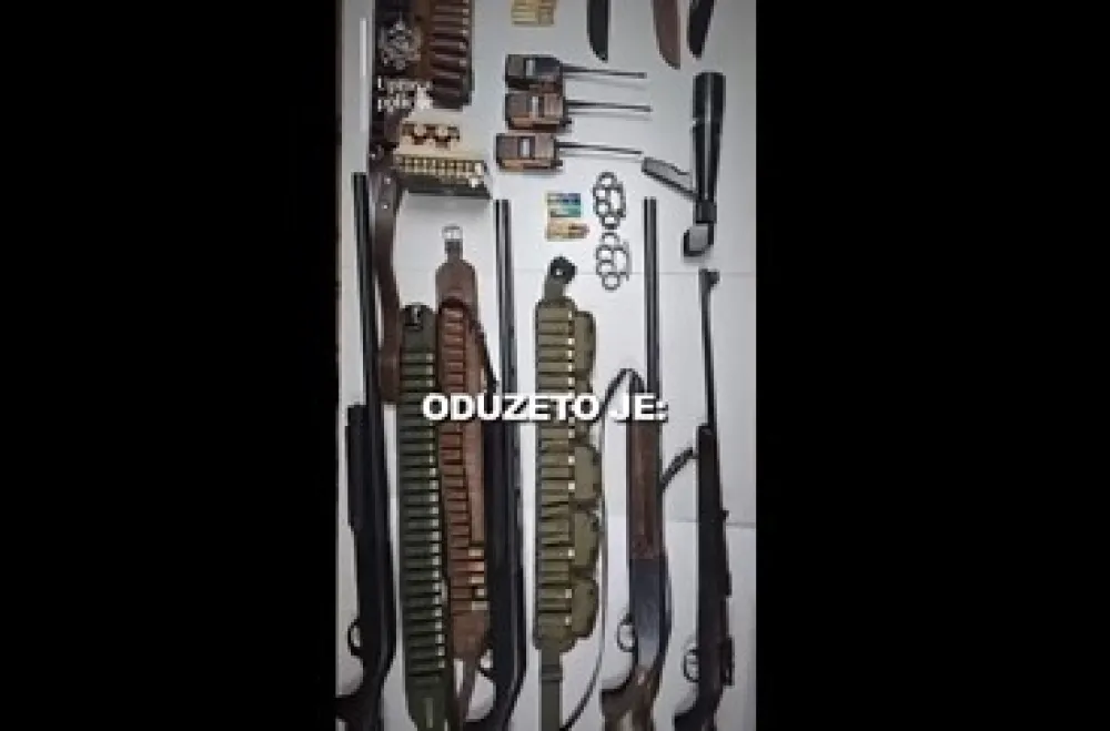 (VIDEO) Pretresi na sjeveru: Policija oduzela vozila, pu&scaron;ke, municiju...