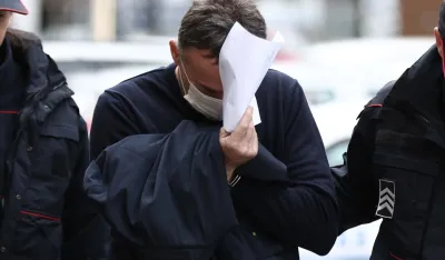 (FOTO/VIDEO) Veljić sproveden u sud, kod tužioca tvrdio da nije prijetio Preleviću