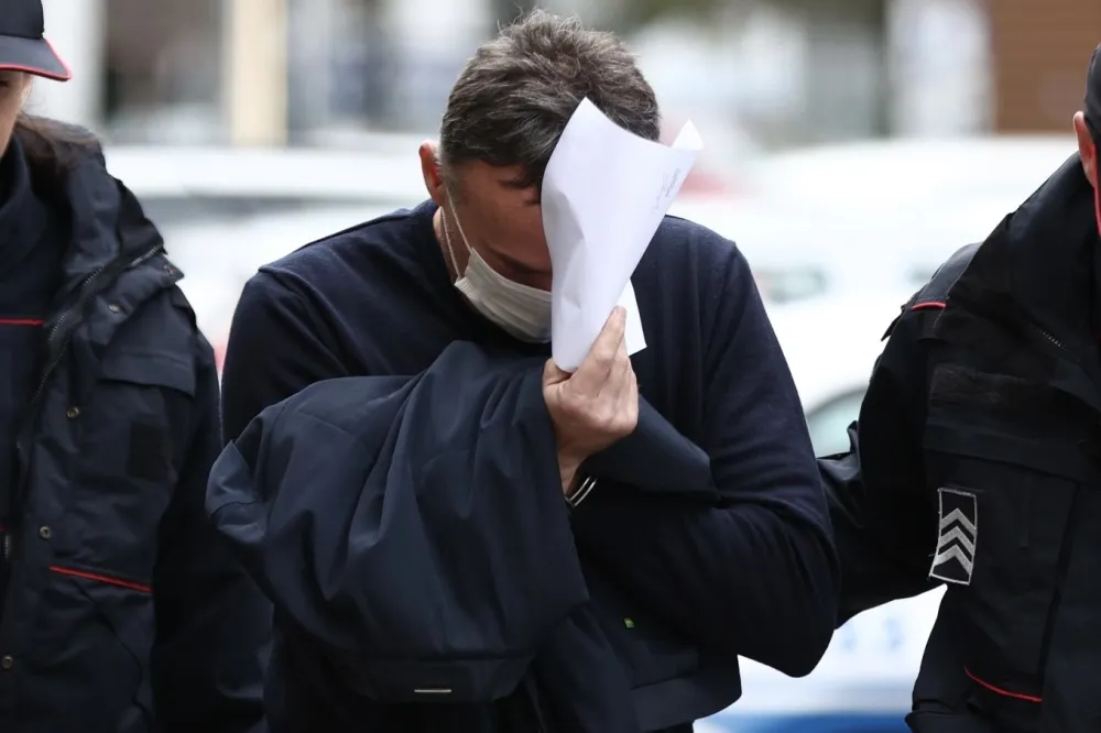 (FOTO/VIDEO) Veljić sproveden u sud, kod tužioca tvrdio da nije prijetio Preleviću