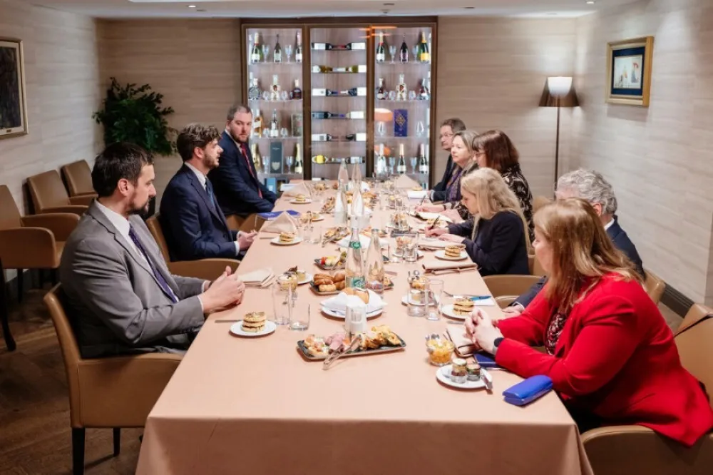 Čarapić i Subotić sa ambasadorima Kvinte i EU: PES dominatno kreira politiku Crne Gore