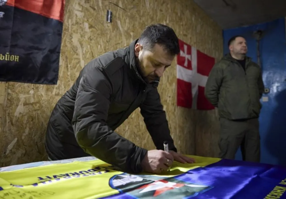  Specijalni izaslanik američkog predsjednika Donalda Trampa za Ukrajinu i Rusiju Kit Kelog izjavio je danas da niko neće nametnuti mirovni sporazum ukrajinskom predsjedniku Volodimiru Zelenskom i narodu Ukrajine.