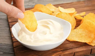 Pripremite proteinski čips od luka