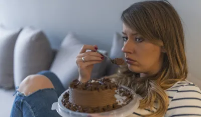 Emocionalno prejedanje: Kako ga prepoznati i zaustaviti?