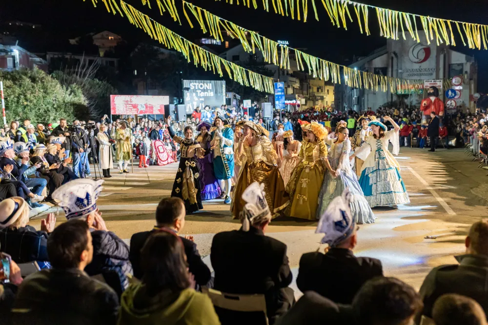 56. Praznik mimoze: Magija karnevala i Hari Mata Hari u Herceg Novom