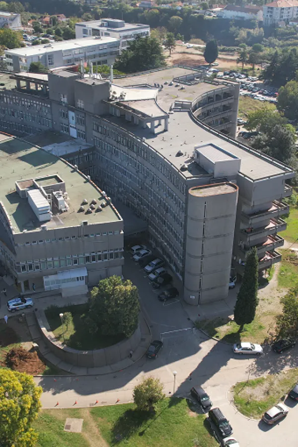 Posjete u KCCG i dalje zabranjene