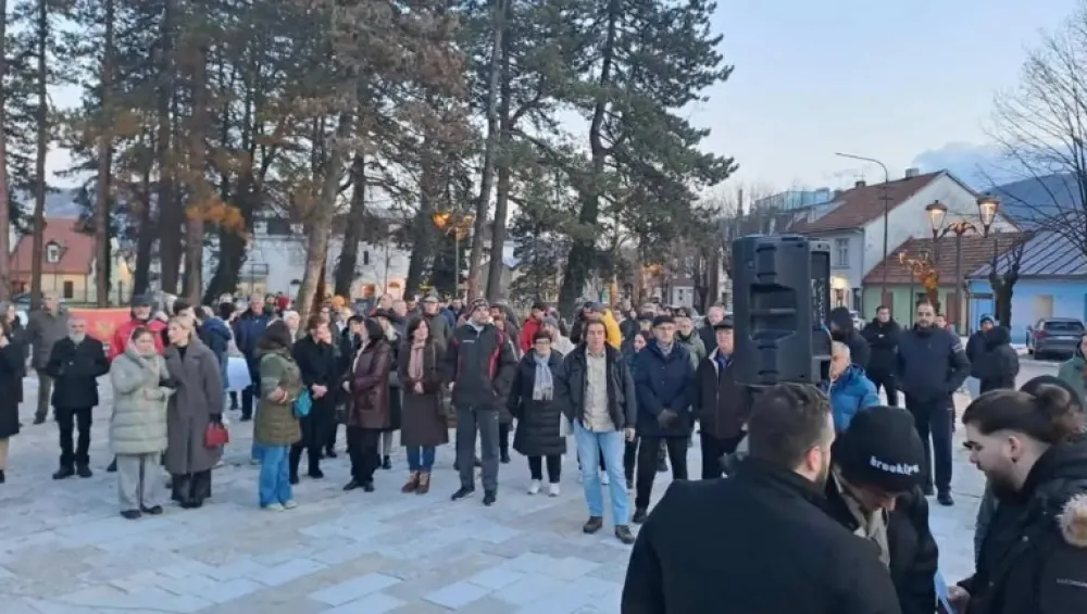 Podr&scaron;ka za &bdquo;Kamo sjutra&rdquo;: "Mladi ljudi da ne dozvole da ih pokoleba truli sistem"