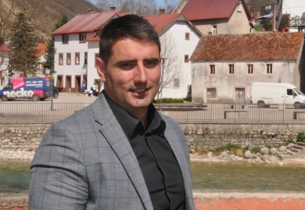 Jakića izabrali bez izbora