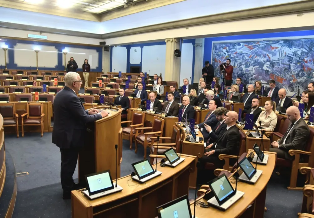 Mandić za govornicom