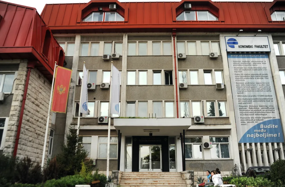 Ekonomski fakultet Spajiću: Ne prihvatamo &bdquo;naloge&ldquo; partija, ni ekonomskih centara moći