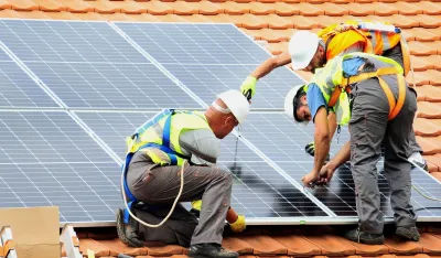 Prosječna bruto zarada u Solar gradnji 909,85 eura